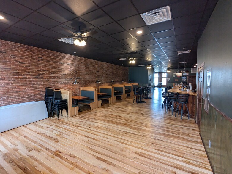 More Photos Of 104 N Elm St, Cresco General Retail For Sale