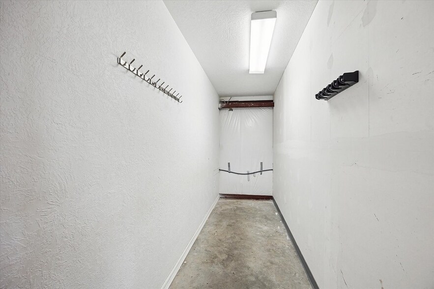 More Photos Of 920 Front St, Columbus Warehouse For Sale