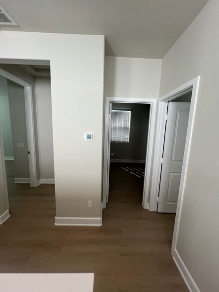 More Photos Of 3005 Cochran St, Simi Valley Specialty For Lease