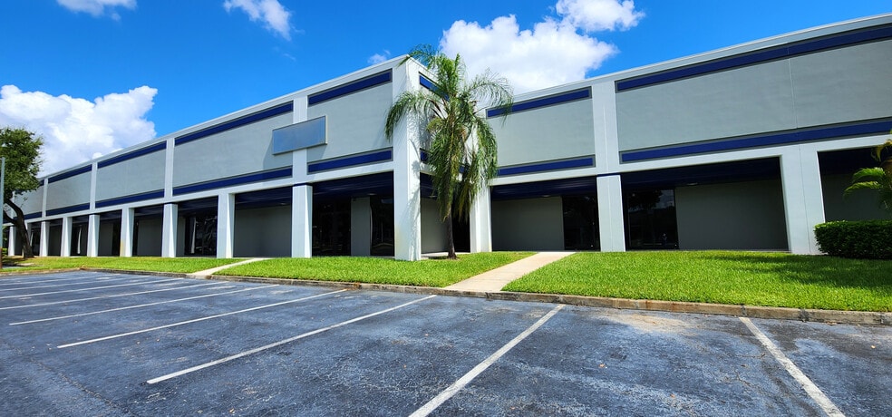 Primary Photo Of 10050 NW 116th Way, Medley Distribution For Lease