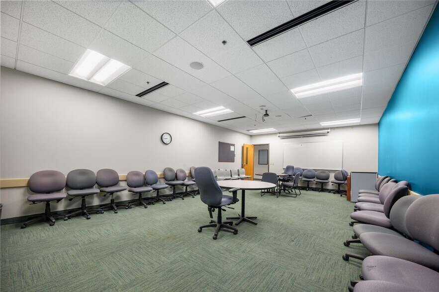 More Photos Of 3500 Federal Dr, Eagan Office For Sale