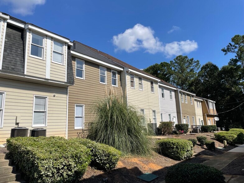 More Photos Of 1345 Garner Ln, Columbia Office For Sale