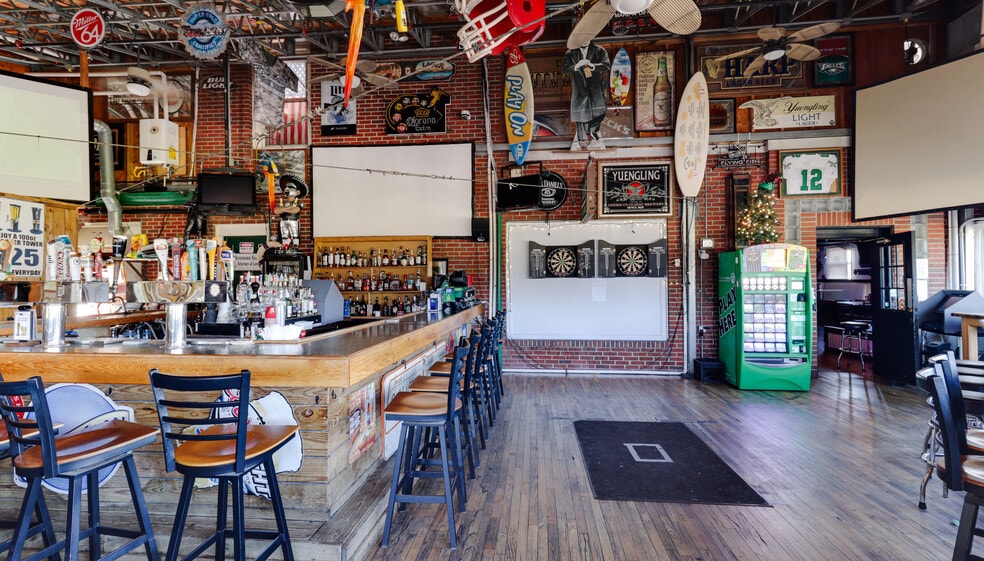 More Photos Of 744 Main St, Lumberton Bar For Sale