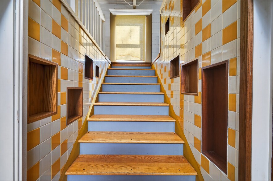 More Photos Of 304 S Cherokee Rd, Social Circle Flex For Sale