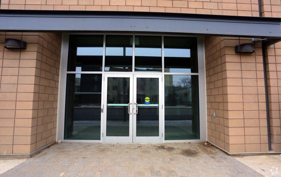 More Photos Of 9505 105th Ave NW, Edmonton Apartments For Lease