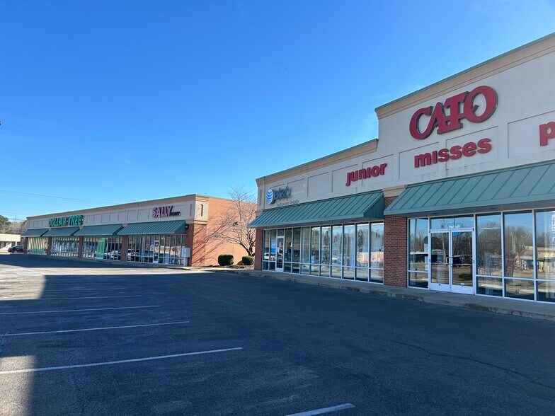 More Photos Of 541 W Church St, Lexington General Retail For Lease