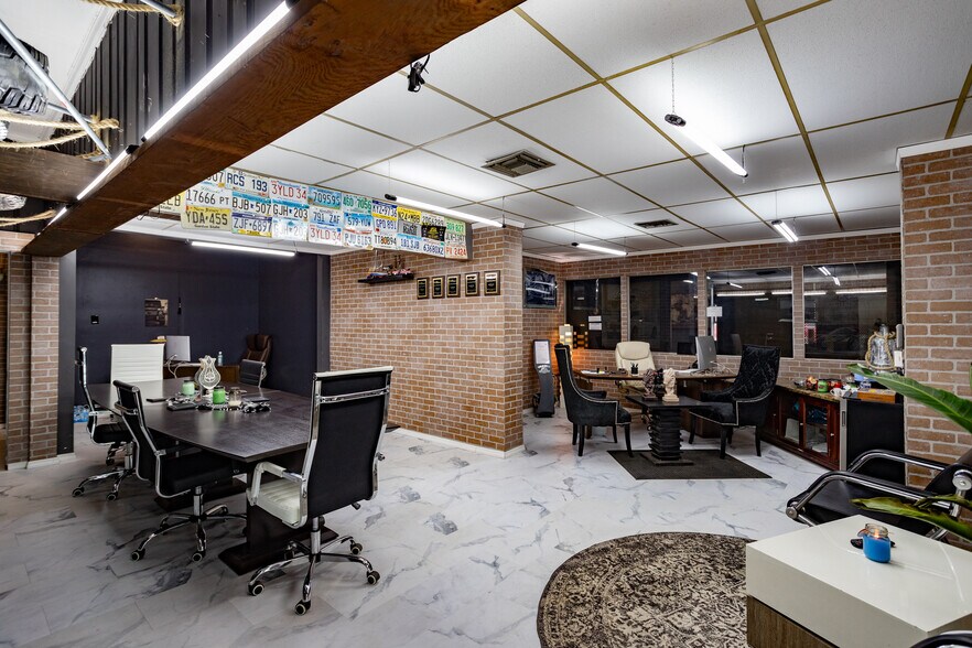 More Photos Of 909 E Route 130, Burlington Auto Dealership For Sale