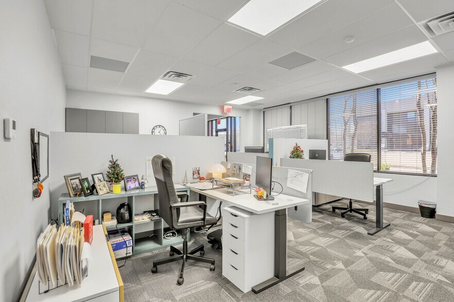 More Photos Of 1916 Avenue K, Plano Office For Sale