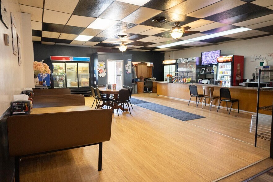 More Photos Of 103 W Main St, Hardwick Restaurant For Sale