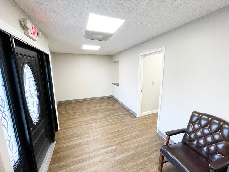 More Photos Of 486 N Temple Ave, Starke Office For Lease