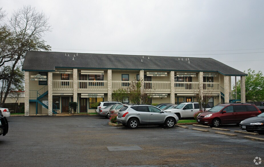 Primary Photo Of 1825 Fort View Rd, Austin Office For Lease