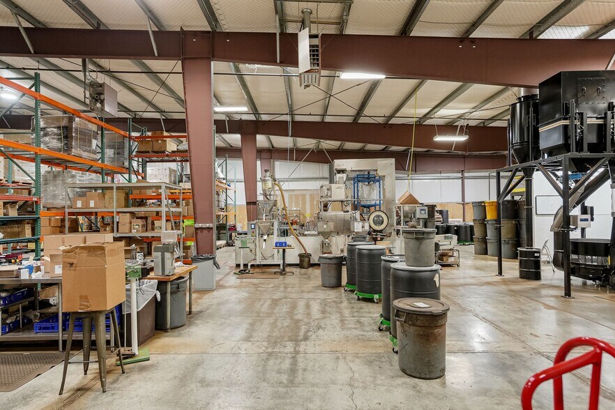 More Photos Of 1852 Fescue St SE, Albany Office For Sale