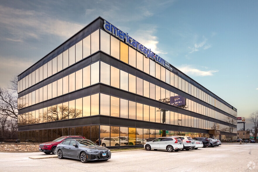 More Photos Of 2700 S River Rd, Des Plaines Office For Lease