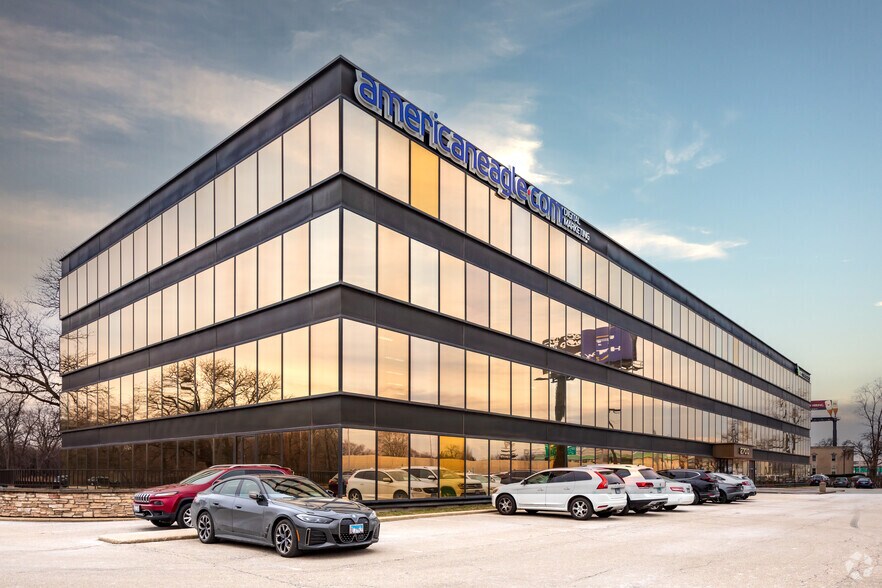 More Photos Of 2700 S River Rd, Des Plaines Office For Lease