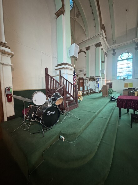 More Photos Of 5001 S Hermitage Ave, Chicago Religious Facility For Sale