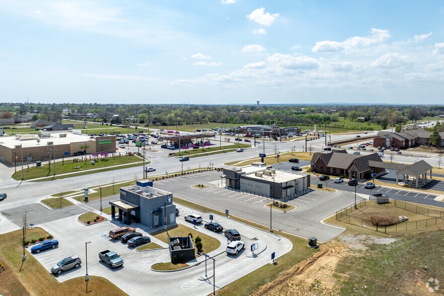 More Photos Of 13001 E 116th St N, Owasso General Retail For Sale