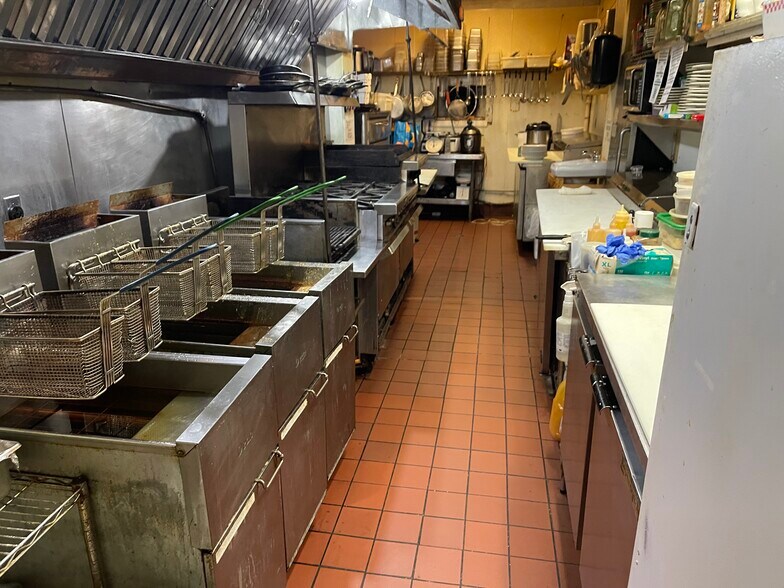 More Photos Of 288 Genesee St, Auburn Storefront Retail Residential For Sale
