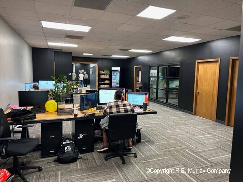 More Photos Of 3524 S Culpepper Cir, Springfield Office For Lease