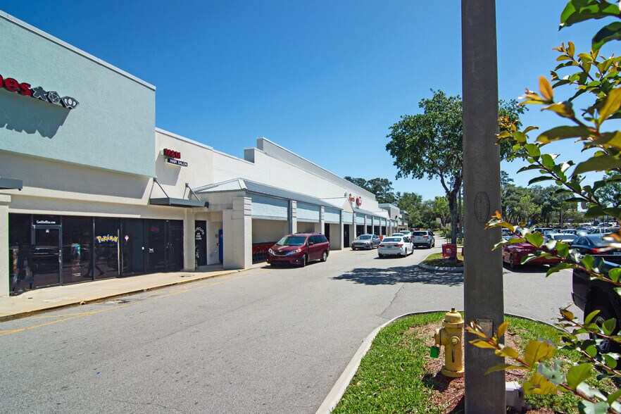 More Photos Of 8595 Beach Blvd, Jacksonville Unknown For Lease