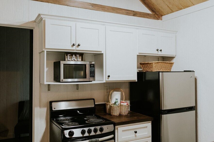 More Photos Of 896 Wilderness Rd, Mammoth Cave All Leisure For Sale