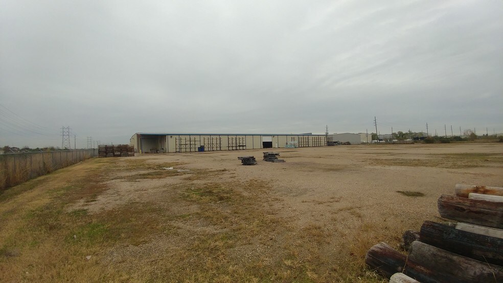 More Photos Of 4433 South Dr, Houston Manufacturing For Sale