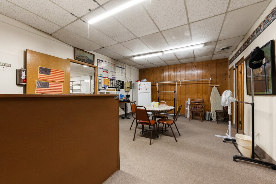 More Photos Of 416 State St, Trinidad Flex For Sale