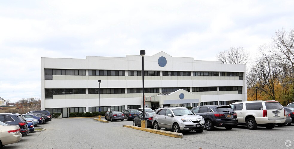 More Photos Of 970 N Broadway, Yonkers Medical For Lease