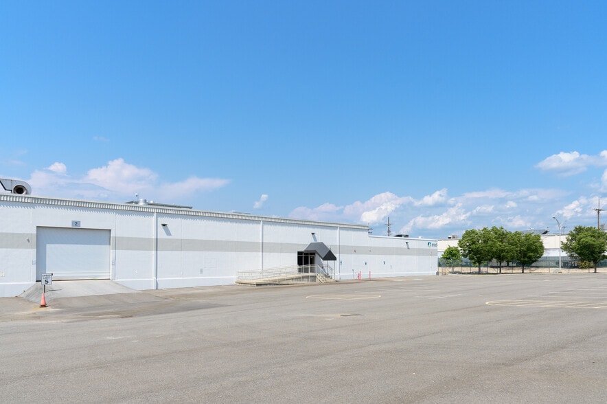 More Photos Of 6100 Columbia Park Rd, Landover Warehouse For Lease