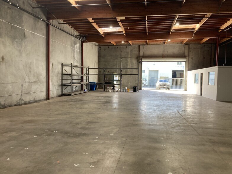 More Photos Of 1000 Quesada Ave, San Francisco Warehouse For Lease