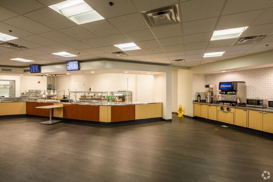 More Photos Of 540 Maryville Centre Dr, Saint Louis Office For Lease