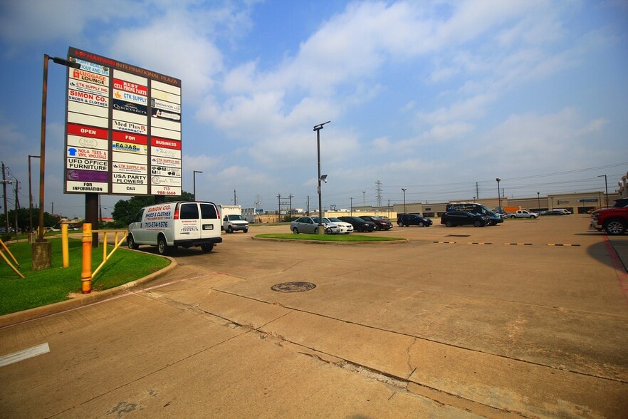 More Photos Of 7636 Harwin Dr, Houston Storefront For Sale