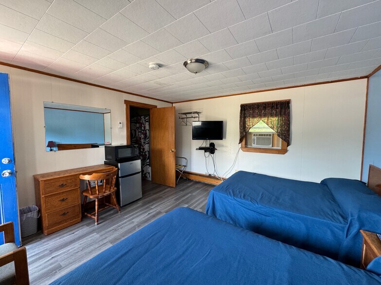 More Photos Of 382 Water St, Guilford Hotel For Sale