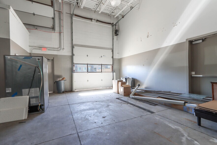 More Photos Of 1740 Park Ave, Plover Storefront Retail Office For Lease