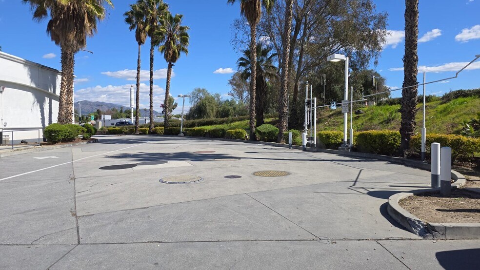 More Photos Of 106 S Azusa Ave, Azusa Fast Food For Lease