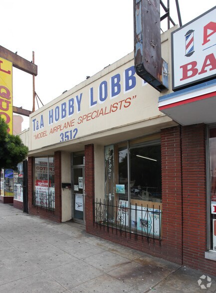 More Photos Of 3512 W Victory Blvd, Burbank Storefront For Sale