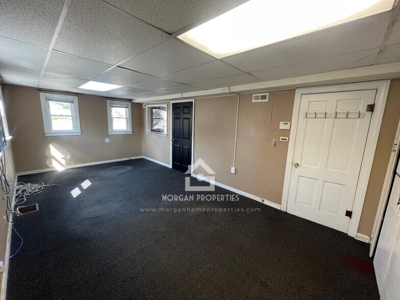 More Photos Of 917 E 8th St, Anderson Office For Lease