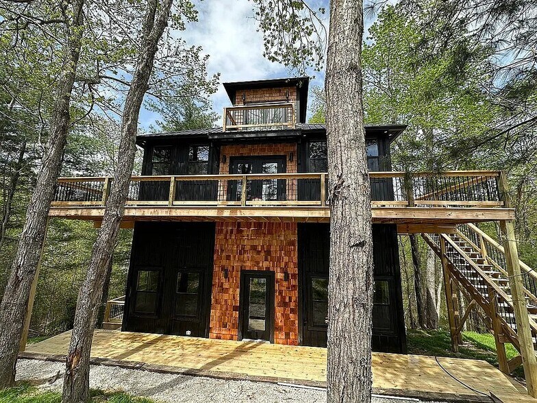 Primary Photo Of 52 Spencer Rd, Campton Apartments For Sale