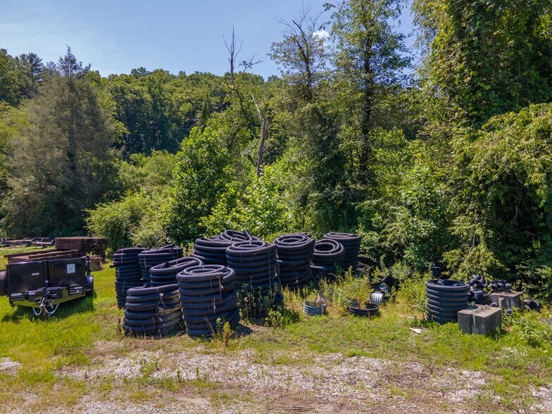 More Photos Of 424 Terrell Rd, Franklin Showroom For Sale