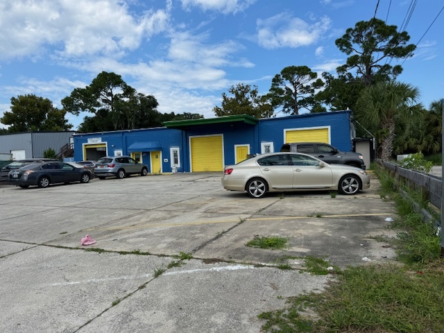 Primary Photo Of 333-337 Carswell Ave, Daytona Beach Warehouse For Lease