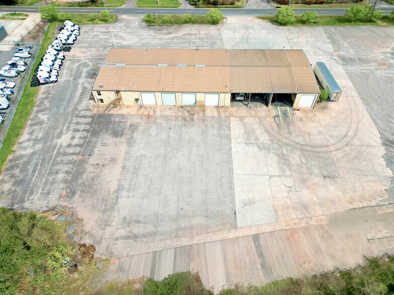More Photos Of 4521 Higgins Rd, Mobile Industrial For Lease