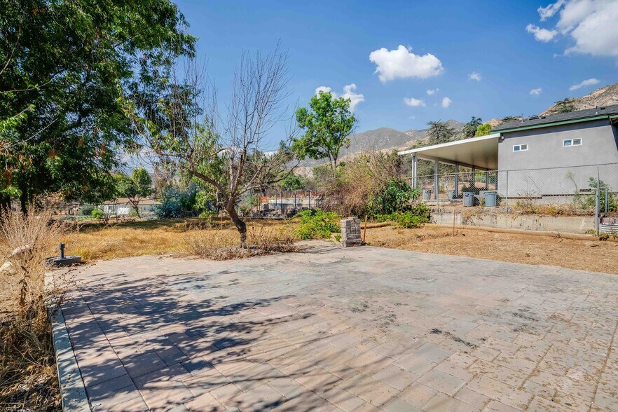 More Photos Of 3333 Raymond Ave, Altadena Land For Sale