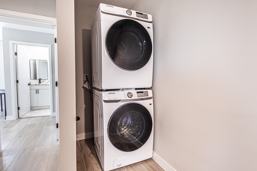 More Photos Of 2223 S Highland Ave, Los Angeles Apartments For Sale