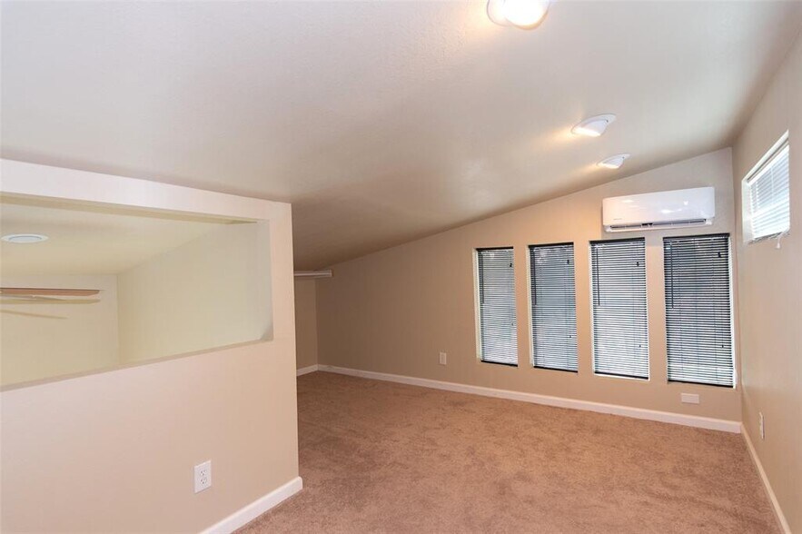 More Photos Of 30303 Ranch Road 12, Dripping Springs Office For Lease