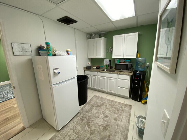 More Photos Of 1700 Old Okeechobee Rd, West Palm Beach Medical For Sale