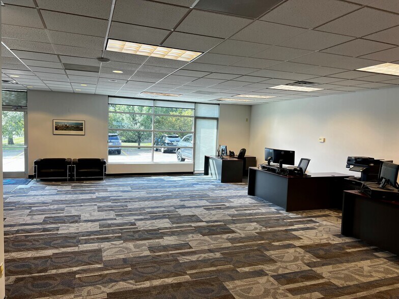 More Photos Of 2828 S 87th St, Omaha Office For Lease