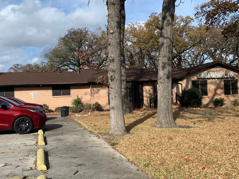 1419 W Arkansas Ln, Arlington, TX 76013 Medical Office For Lease