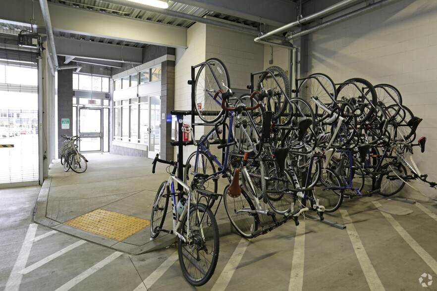 More Photos Of 121 S Highland Ave, Pittsburgh Apartments For Lease