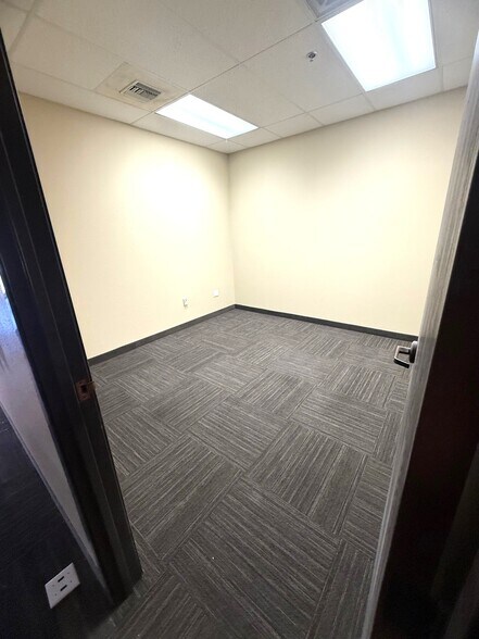 More Photos Of 68615 Perez Rd, Cathedral City Medical For Lease