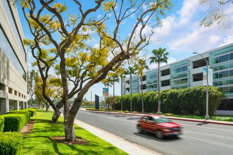 More Photos Of 4403 E Donald Douglas Dr, Long Beach Office For Lease