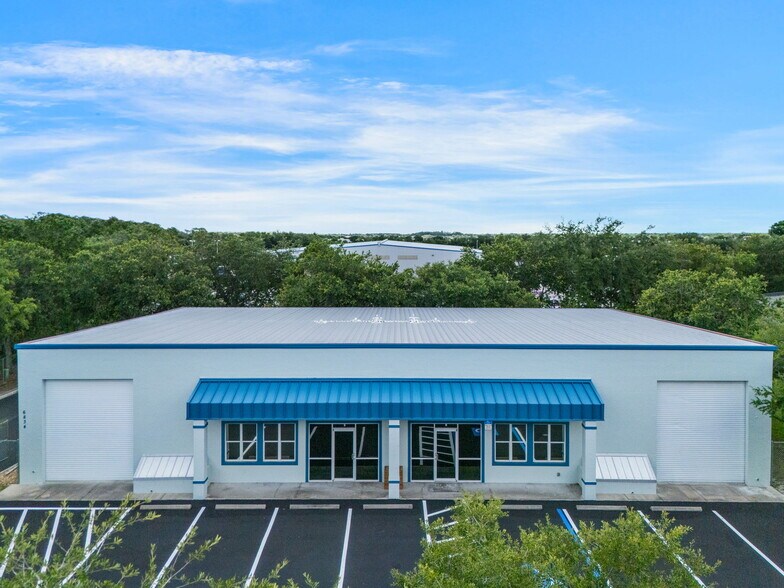 More Photos Of 6834 28th Street Cir E, Sarasota Warehouse For Lease